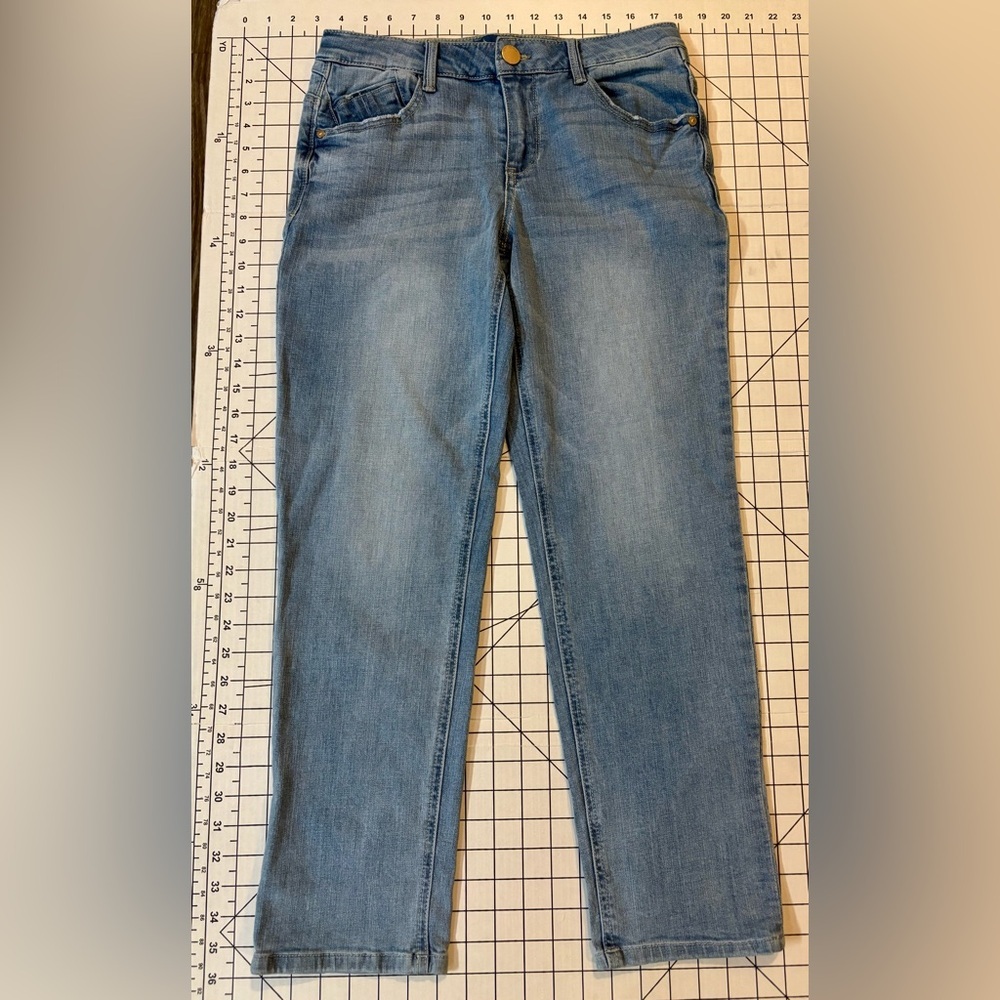 NWOT Democracy Ab-Solution Women’s Size 2 High Rise Straight Leg‎ Jeans